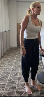 Jennifer Ashton feet photo 1