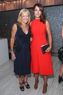 Jennifer Beals feet photo thumbnail