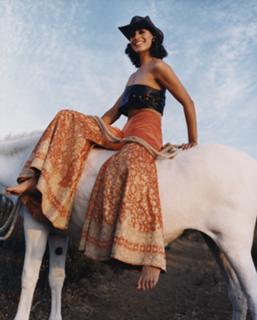 Jennifer Beals feet photo thumbnail