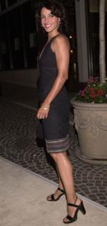 Jennifer Beals feet photo thumbnail