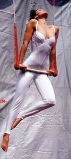 Jennifer Beals feet photo thumbnail