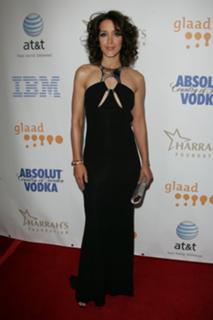 Jennifer Beals feet photo thumbnail