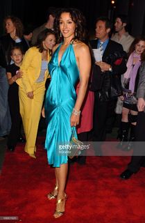 Jennifer Beals feet photo thumbnail