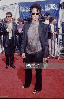 Jennifer Beals feet photo thumbnail