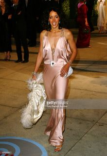Jennifer Beals feet photo thumbnail