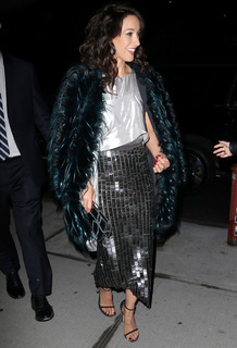 Jennifer Beals feet photo thumbnail