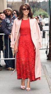 Jennifer Beals feet photo thumbnail