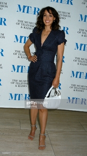 Jennifer Beals feet photo thumbnail