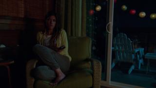 Jennifer Carpenter feet photo thumbnail