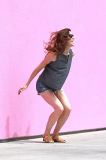 Jennifer Carpenter feet photo thumbnail