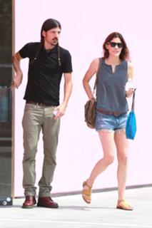 Jennifer Carpenter feet photo thumbnail