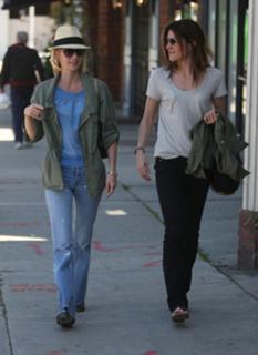 Jennifer Carpenter feet photo thumbnail