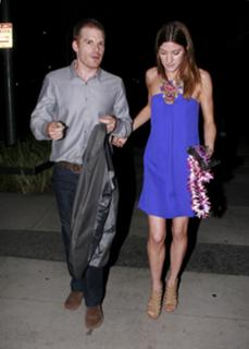 Jennifer Carpenter feet photo thumbnail