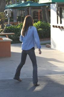 Jennifer Carpenter feet photo thumbnail