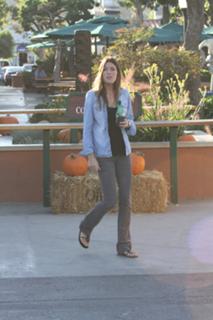 Jennifer Carpenter feet photo thumbnail