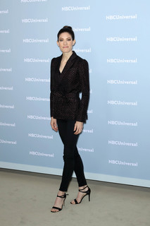 Jennifer Carpenter feet photo thumbnail