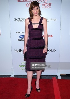Jennifer Carpenter feet photo thumbnail