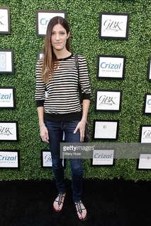 Jennifer Carpenter feet photo thumbnail