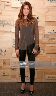 Jennifer Carpenter feet photo thumbnail