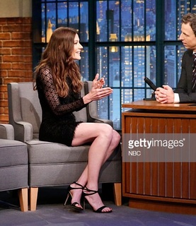 Jennifer Carpenter feet photo thumbnail