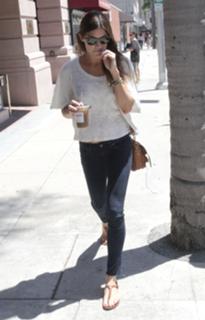 Jennifer Carpenter feet photo thumbnail