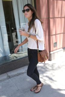 Jennifer Carpenter feet photo thumbnail