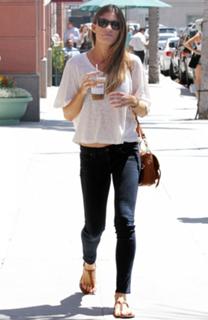 Jennifer Carpenter feet photo thumbnail