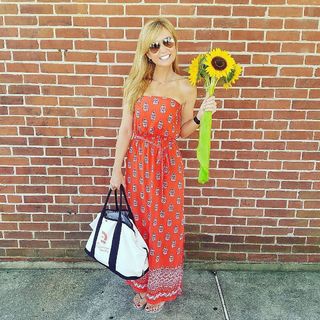 Jennifer Coffey feet photo thumbnail