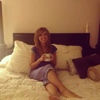 Jennifer Coffey feet photo thumbnail