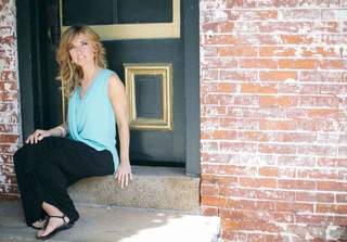 Jennifer Coffey feet photo thumbnail