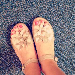 Jennifer Coffey feet photo thumbnail