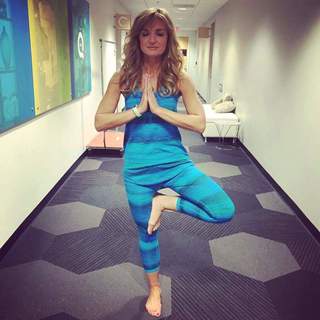 Jennifer Coffey feet photo thumbnail