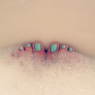 Jennifer Coffey feet photo thumbnail