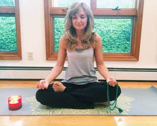 Jennifer Coffey feet photo thumbnail