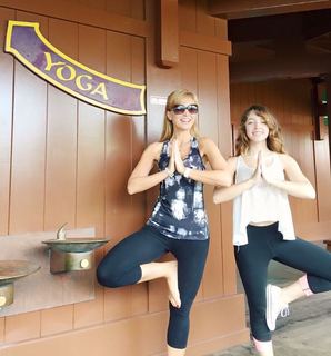 Jennifer Coffey feet photo thumbnail