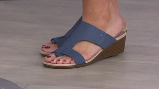 Jennifer Coffey feet photo thumbnail