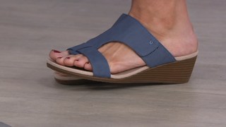 Jennifer Coffey feet photo thumbnail