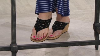 Jennifer Coffey feet photo thumbnail