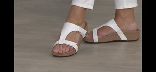 Jennifer Coffey feet photo thumbnail