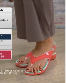 Jennifer Coffey feet photo thumbnail