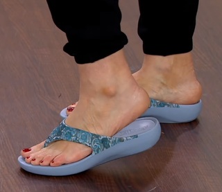 Jennifer Coffey feet photo thumbnail