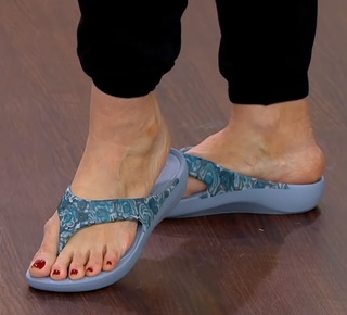 Jennifer Coffey feet photo thumbnail