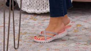 Jennifer Coffey feet photo thumbnail