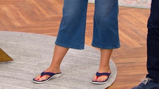 Jennifer Coffey feet photo thumbnail