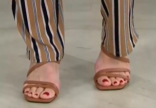 Jennifer Coffey feet photo thumbnail