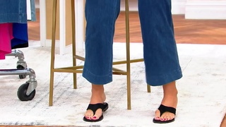 Jennifer Coffey feet photo thumbnail