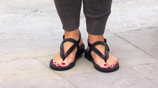 Jennifer Coffey feet photo thumbnail