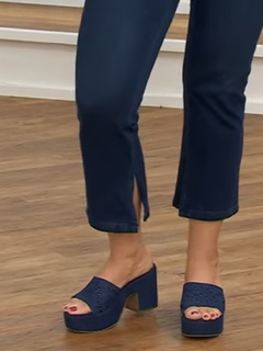 Jennifer Coffey feet photo thumbnail