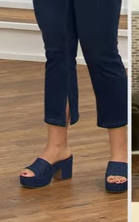 Jennifer Coffey feet photo thumbnail