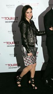 Jennifer Connelly feet photo thumbnail